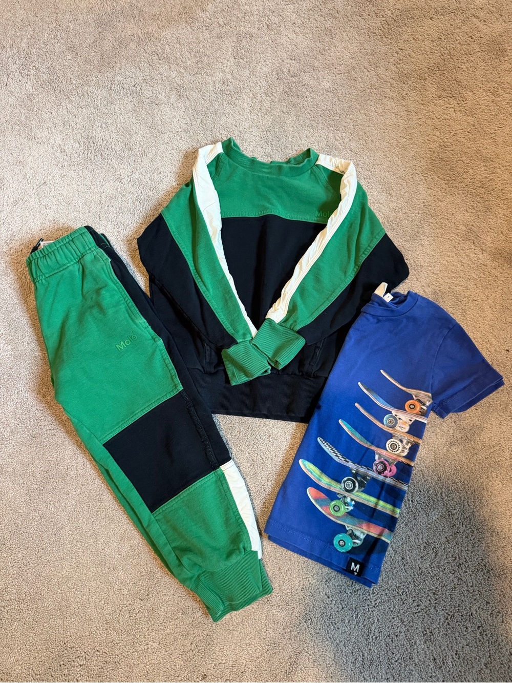 Molo Kids Green & Black Colorblock Jogger Pants, Sweatshirt and matching tee